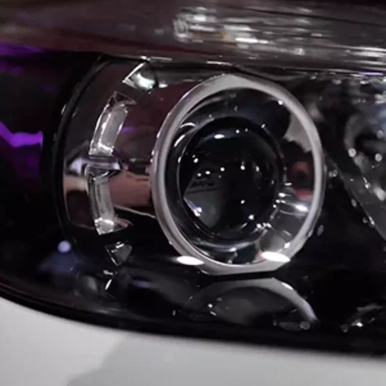 Полировка фар и оклейка пленкой